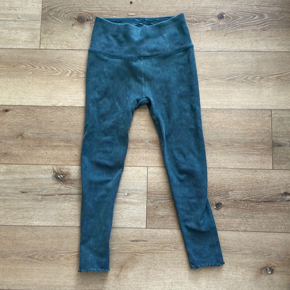 Spiritual Gangster love sculpt leggings